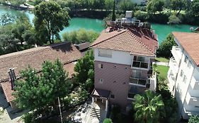 River Hotel